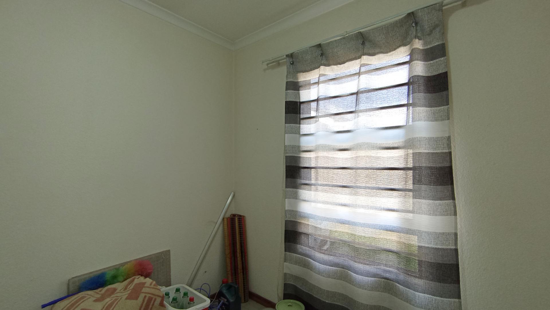 Bed Room 3 - 7 square meters of property in Klippoortje