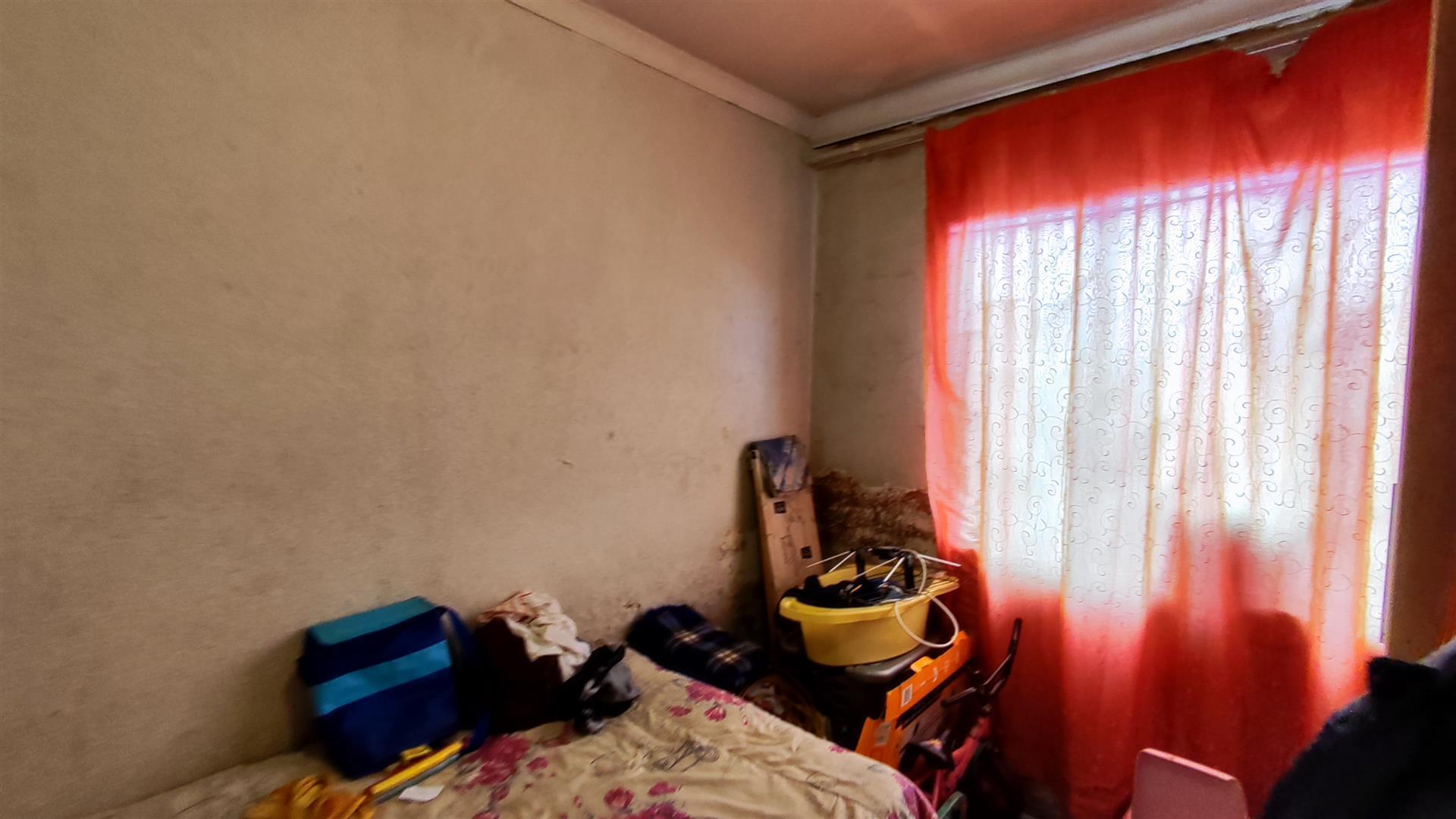 Bed Room 2 - 9 square meters of property in Vosloorus