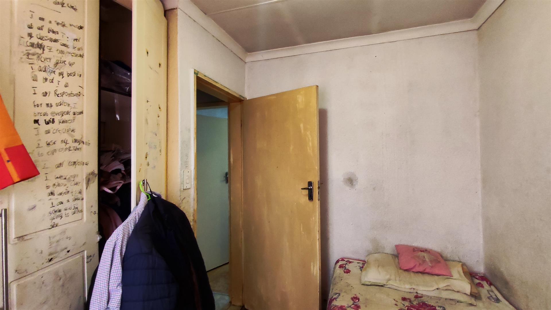 Bed Room 2 - 9 square meters of property in Vosloorus