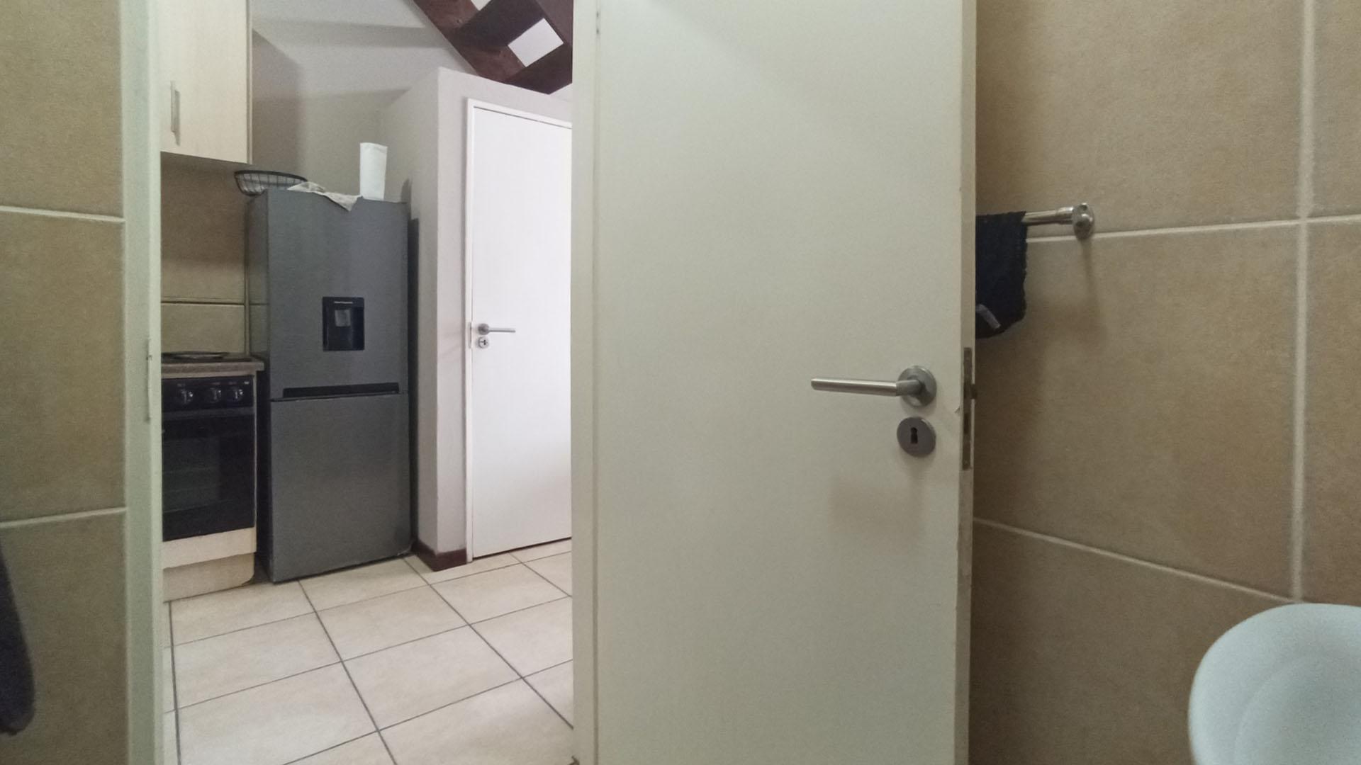 Bathroom 1 - 4 square meters of property in Hillcrest