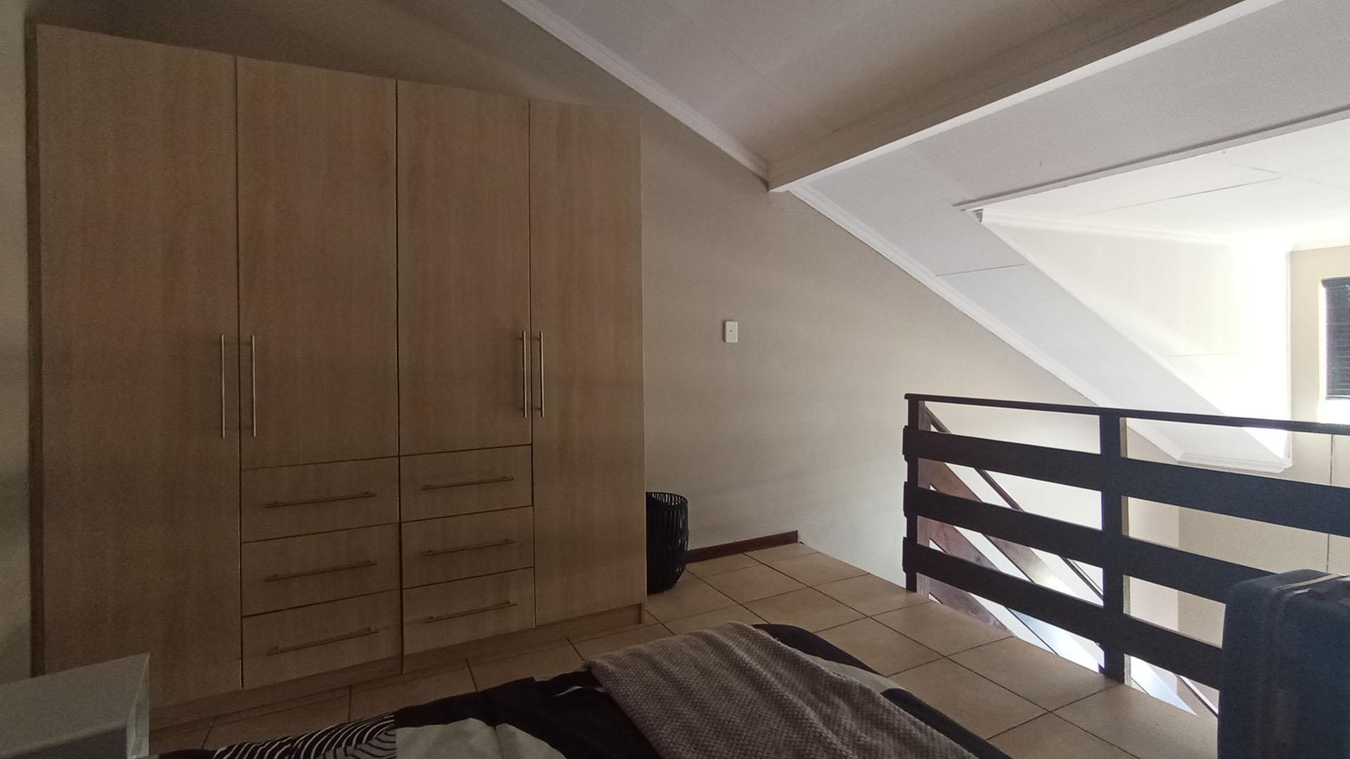 Bed Room 1 - 14 square meters of property in Hillcrest