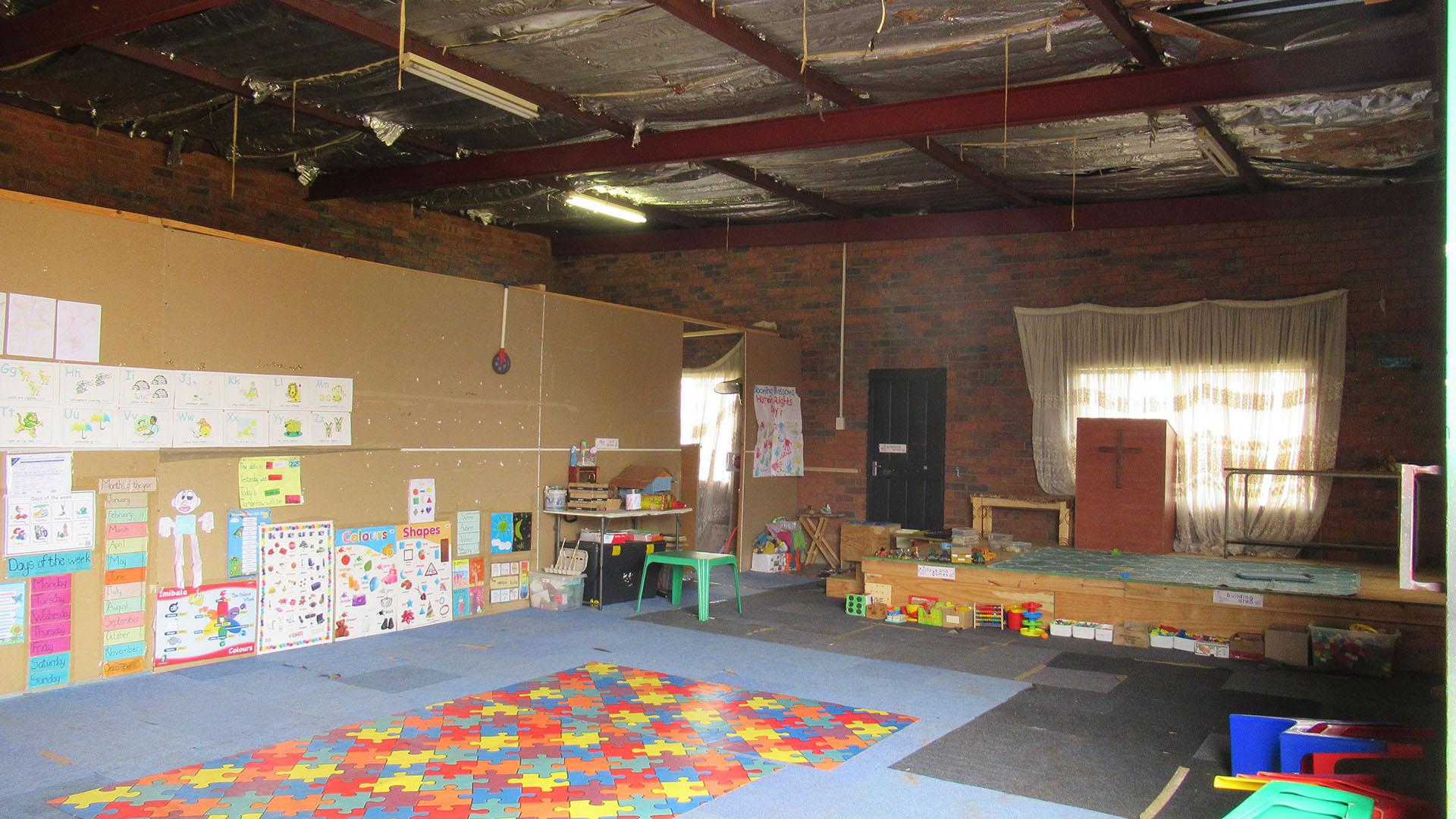 Spaces - 73 square meters of property in Mid-ennerdale