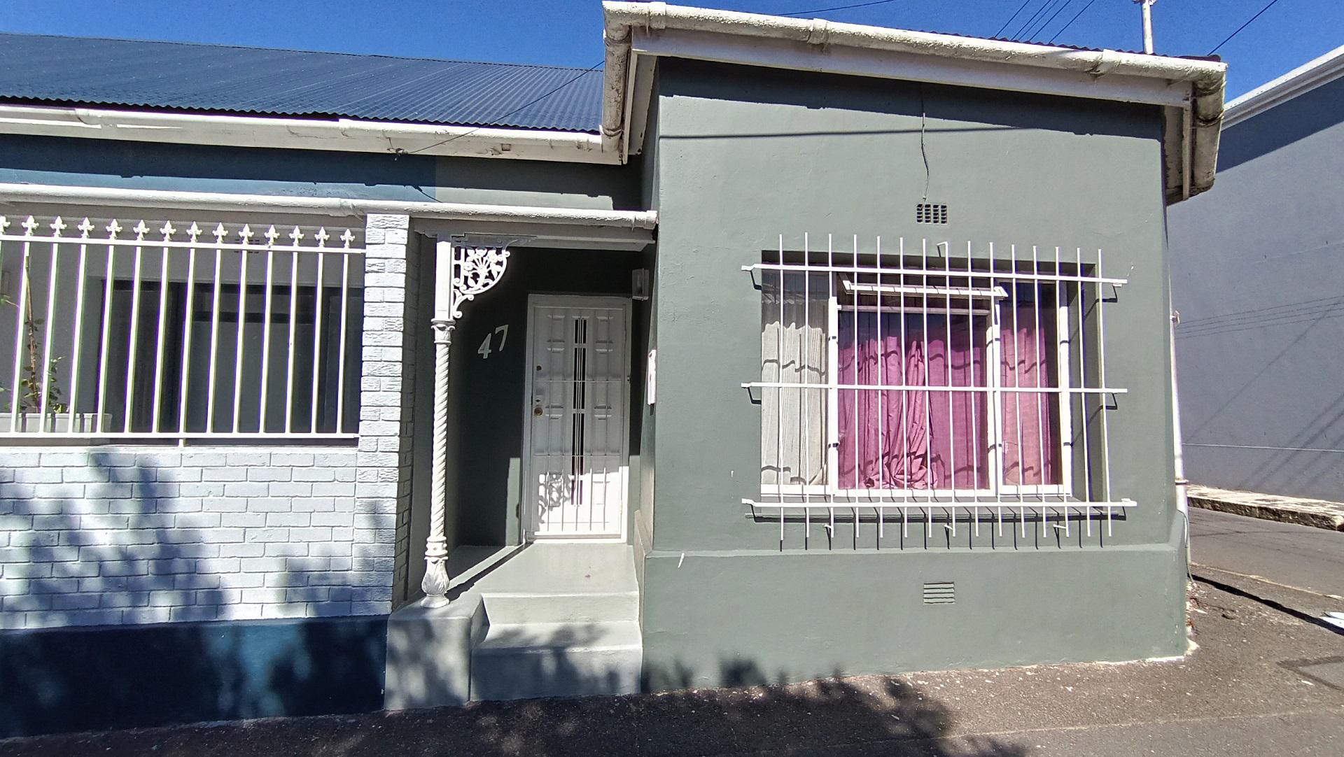 Front View of property in Observatory - CPT