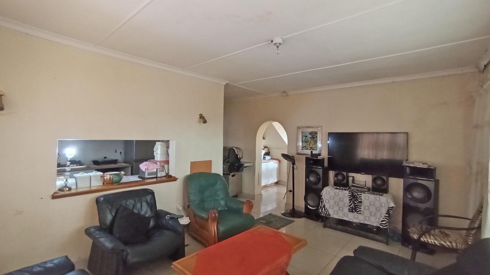 TV Room - 21 square meters of property in Glen Anil