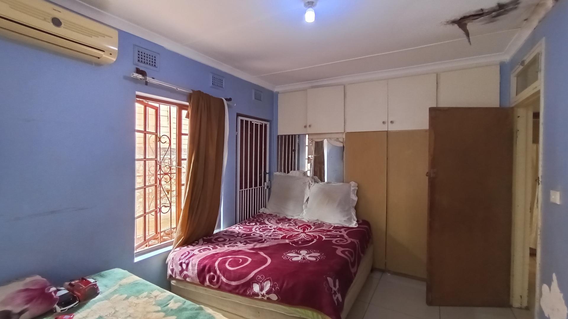 Bed Room 1 - 17 square meters of property in Glen Anil