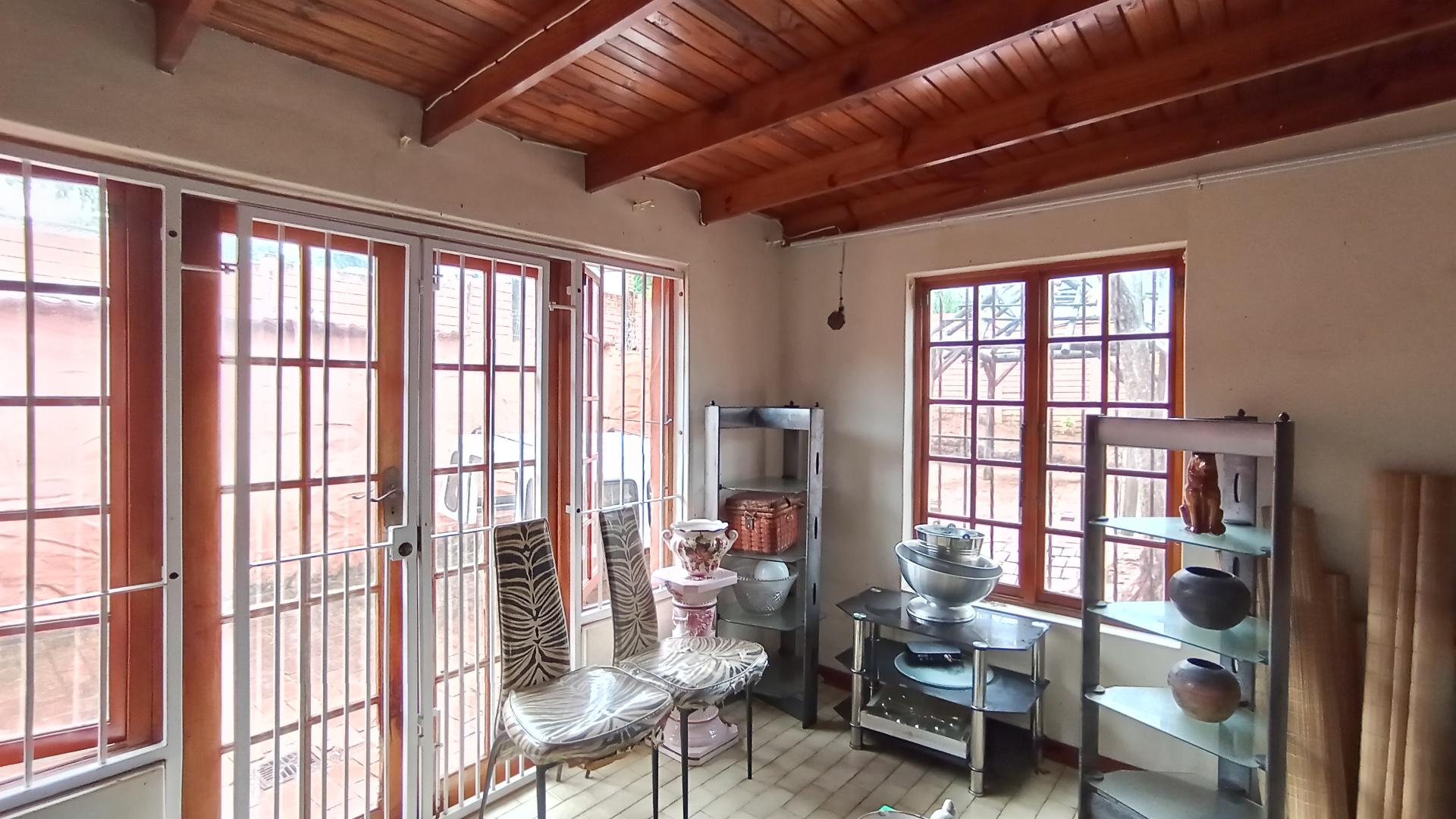 Bed Room 2 - 18 square meters of property in Glen Anil