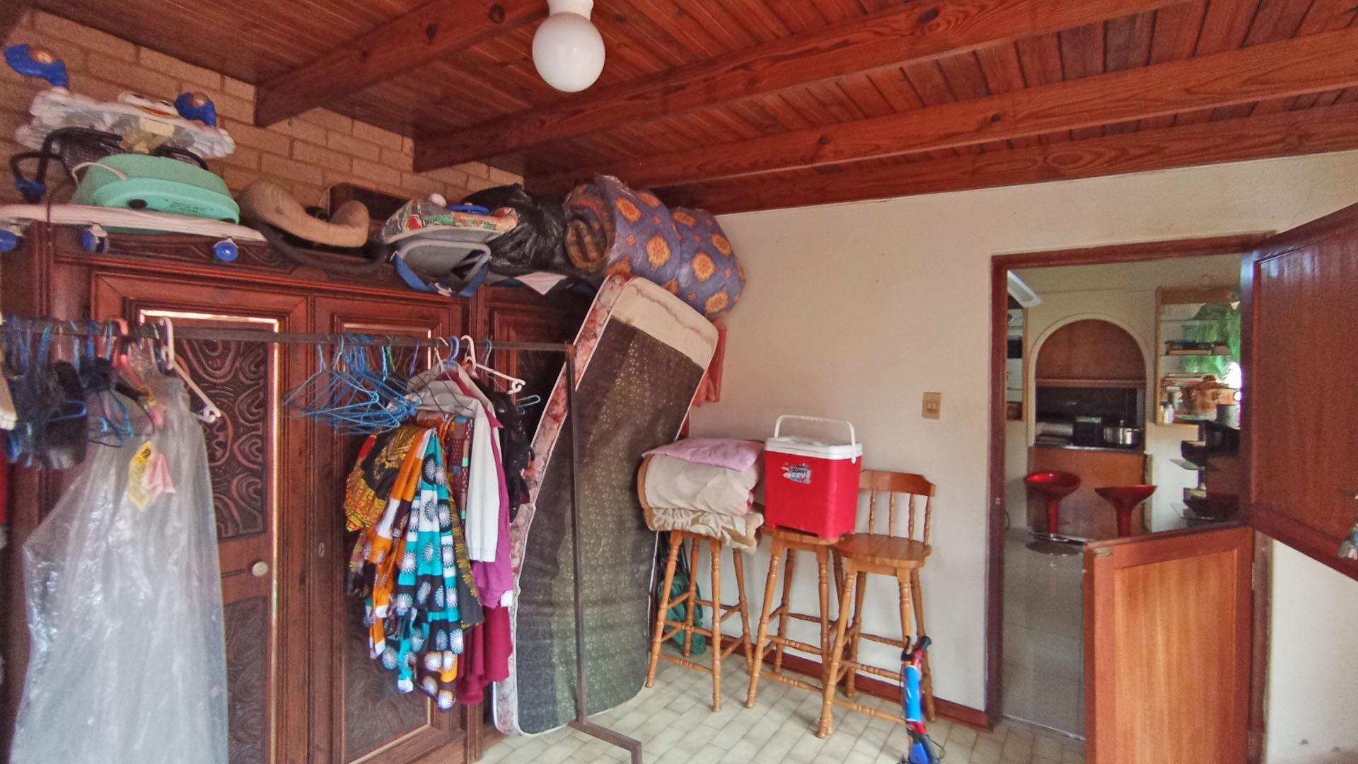 Bed Room 2 - 18 square meters of property in Glen Anil