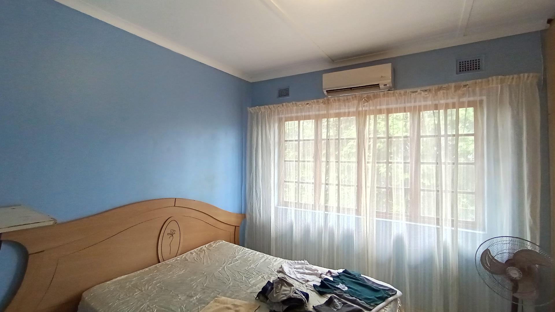 Bed Room 4 - 14 square meters of property in Glen Anil