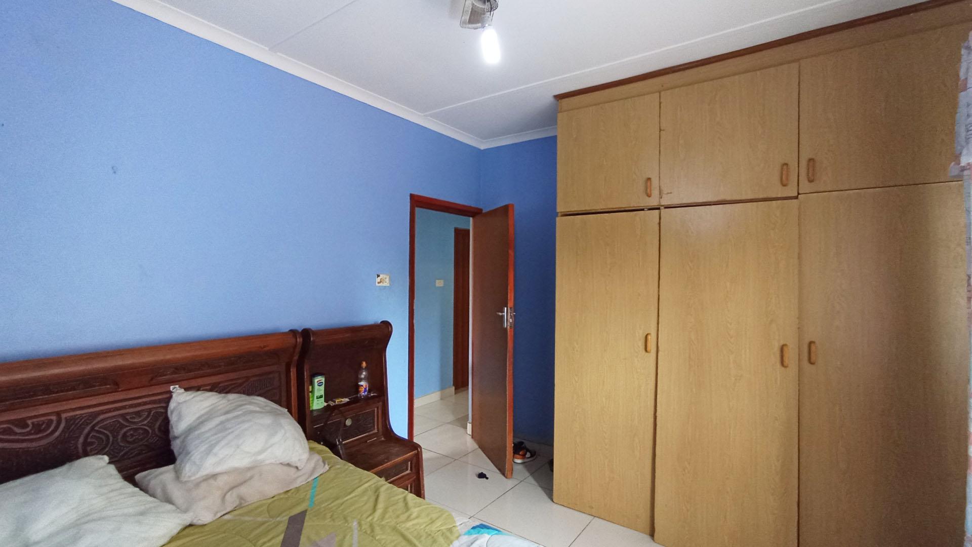 Bed Room 5+ - 15 square meters of property in Glen Anil