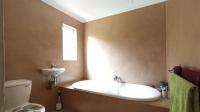 Bathroom 2 - 6 square meters of property in Kibler Park
