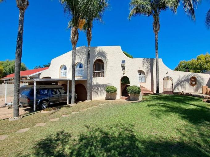 5 Bedroom House for Sale For Sale in Oudtshoorn - MR673320
