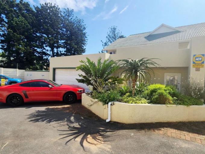 4 Bedroom Duplex for Sale For Sale in Somerset Park - MR673323