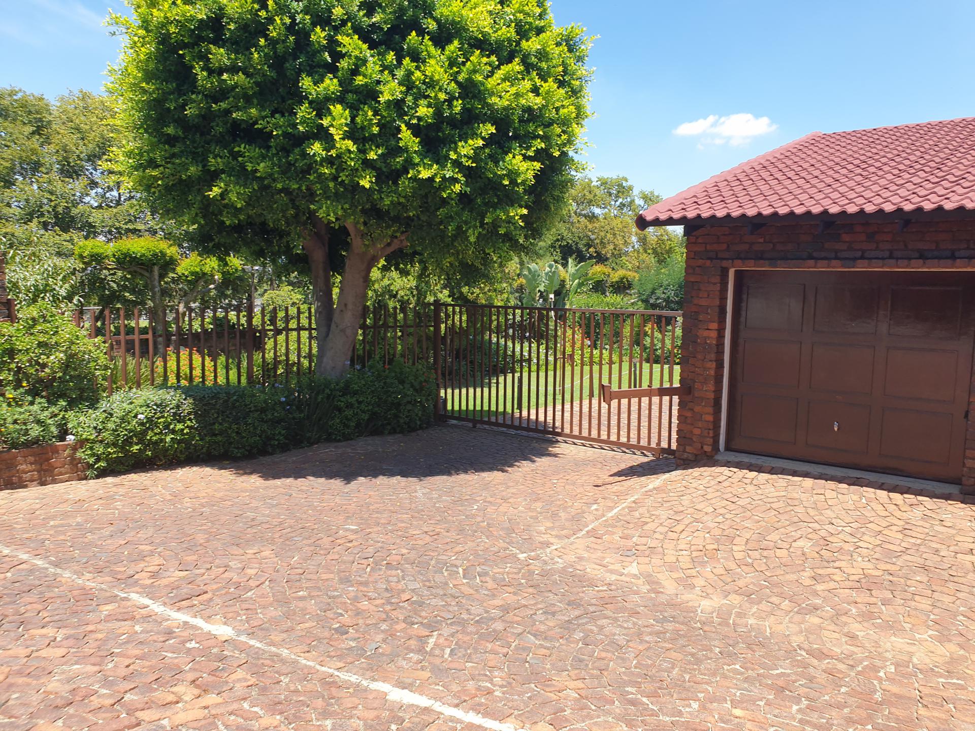  of property in Gallo Manor