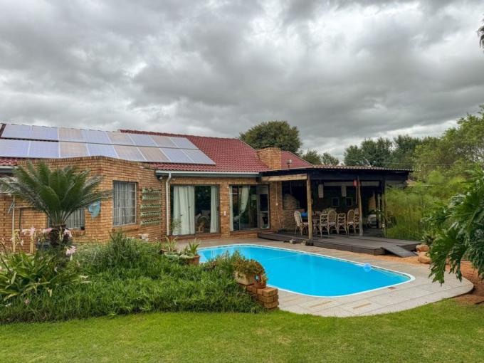 3 Bedroom House for Sale For Sale in Raslouw - MR673351