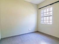  of property in Die Hoewes