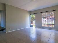  of property in Die Hoewes