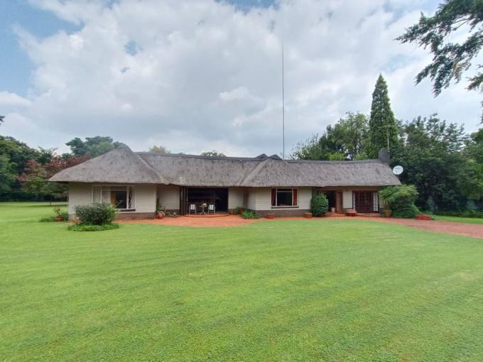 5 Bedroom House for Sale For Sale in Clubview - MR673359