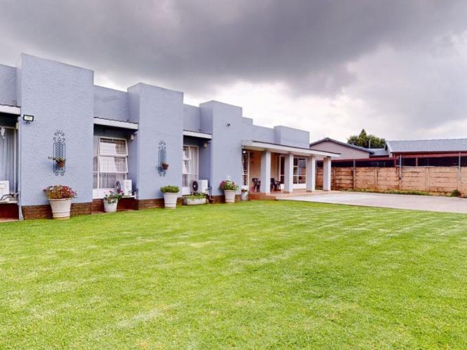 4 Bedroom House for Sale For Sale in Parkrand - MR673360