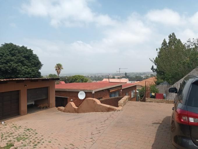 4 Bedroom House for Sale For Sale in Naturena - MR673380