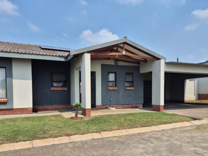 3 Bedroom Simplex for Sale For Sale in Waterval East - MR673385