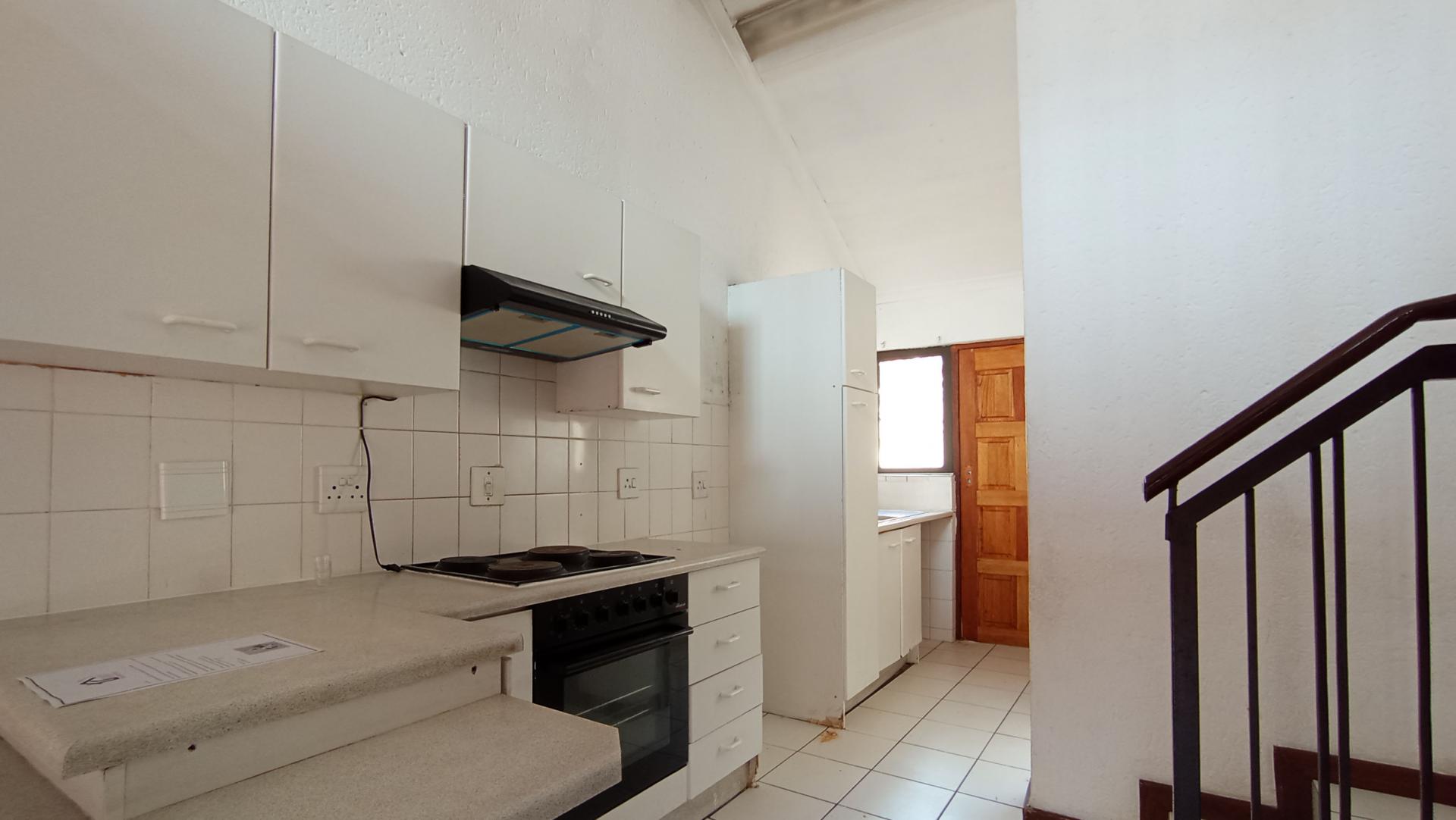 Kitchen - 7 square meters of property in Windsor West