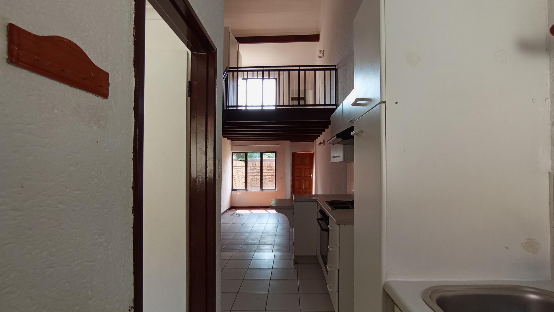 Kitchen - 7 square meters of property in Windsor West