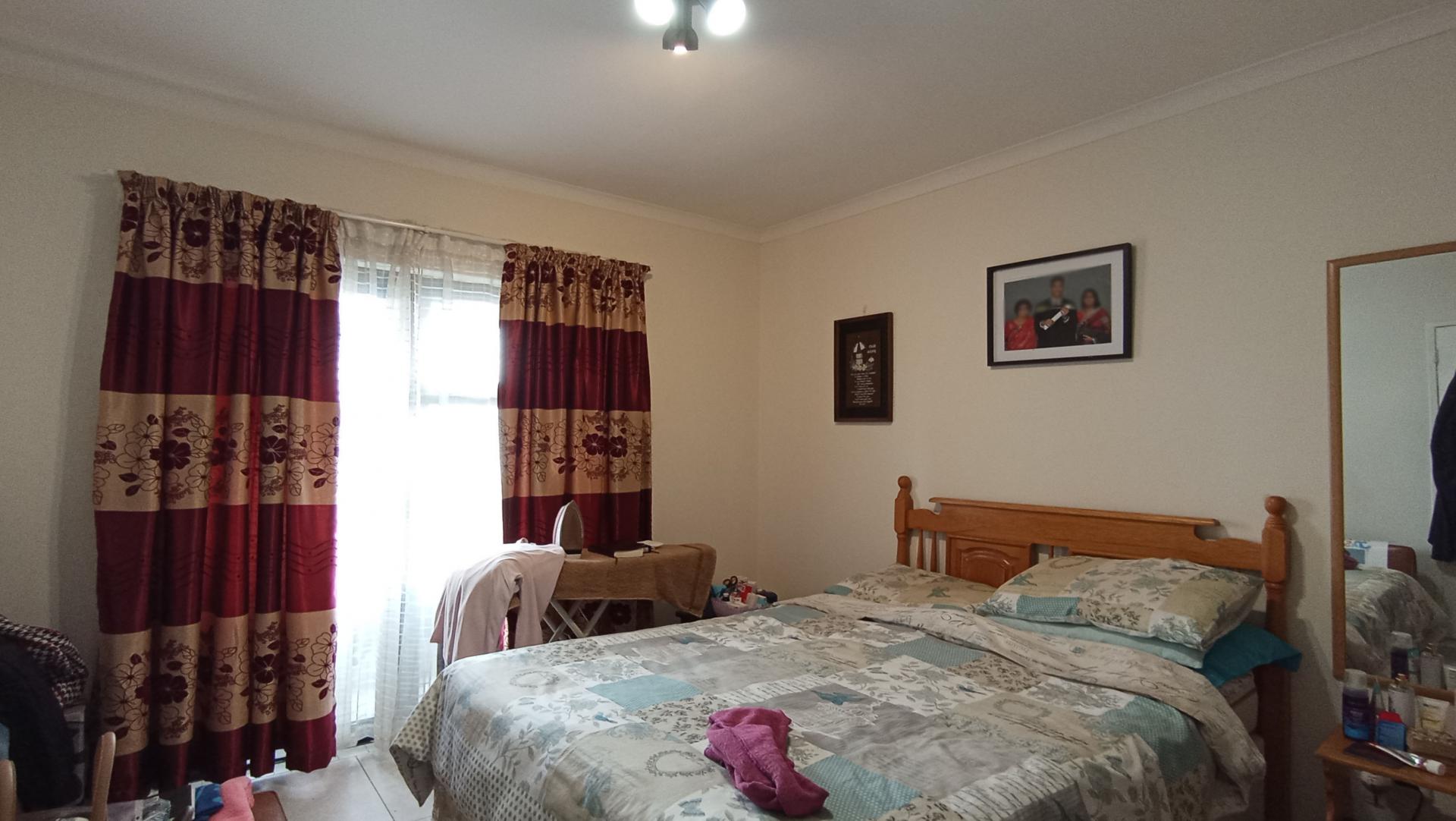 Bed Room 1 - 13 square meters of property in Longlake 