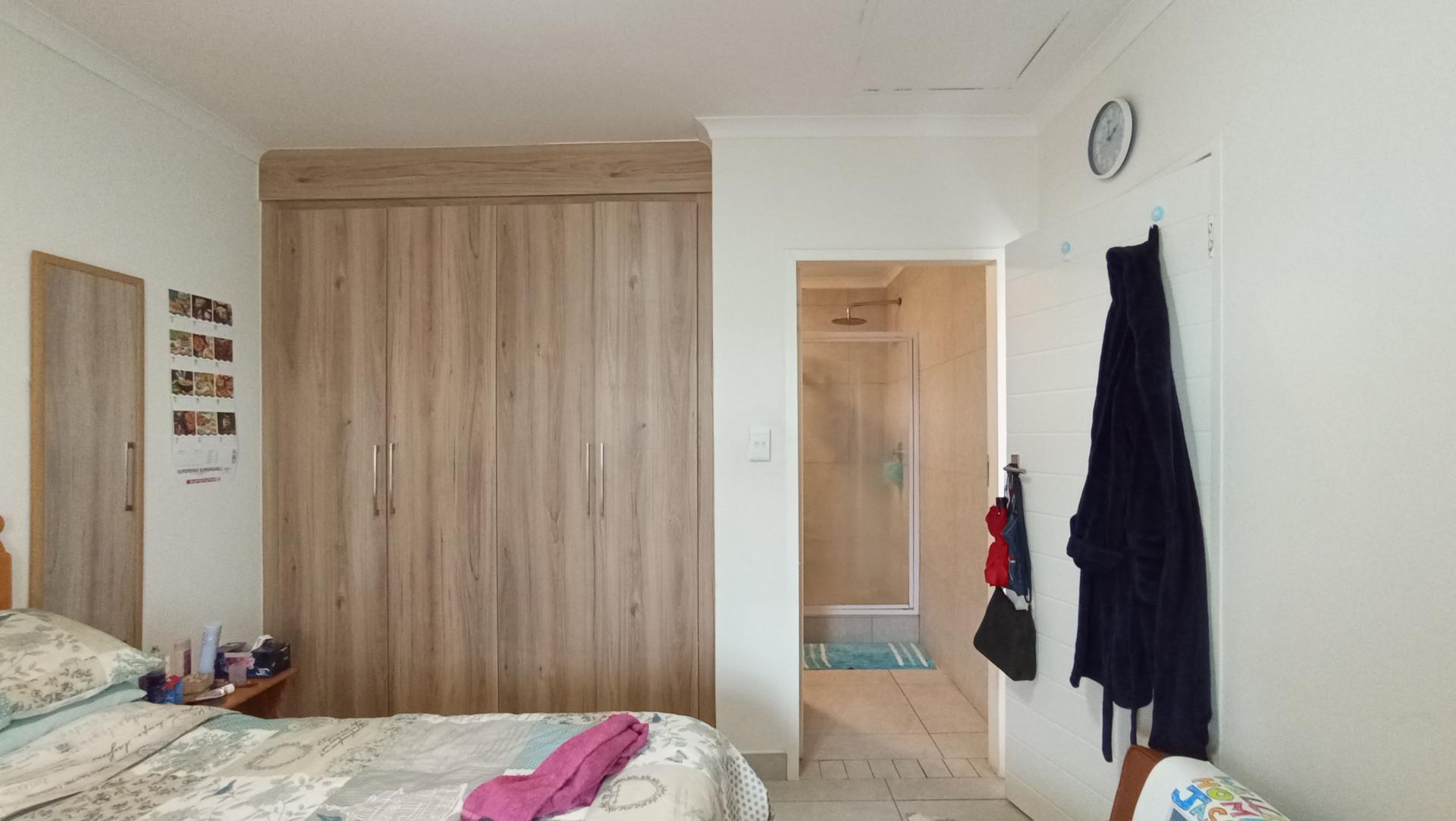 Bed Room 1 - 13 square meters of property in Longlake 