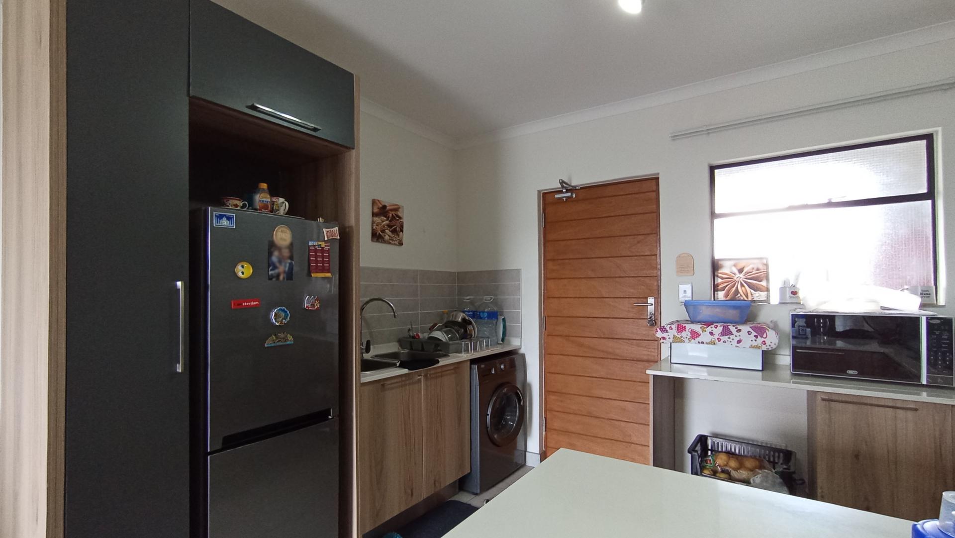Kitchen - 10 square meters of property in Longlake 