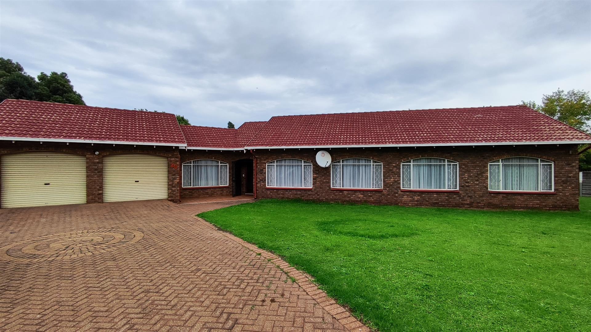 Front View of property in Brackenhurst