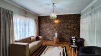 Lounges - 16 square meters of property in Brackenhurst