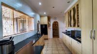 Kitchen - 21 square meters of property in Brackenhurst