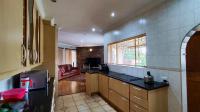 Kitchen - 21 square meters of property in Brackenhurst