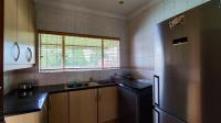 Kitchen - 21 square meters of property in Brackenhurst