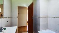 Bathroom 1 - 6 square meters of property in Brackenhurst