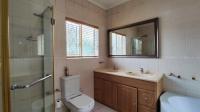 Main Bathroom - 6 square meters of property in Brackenhurst