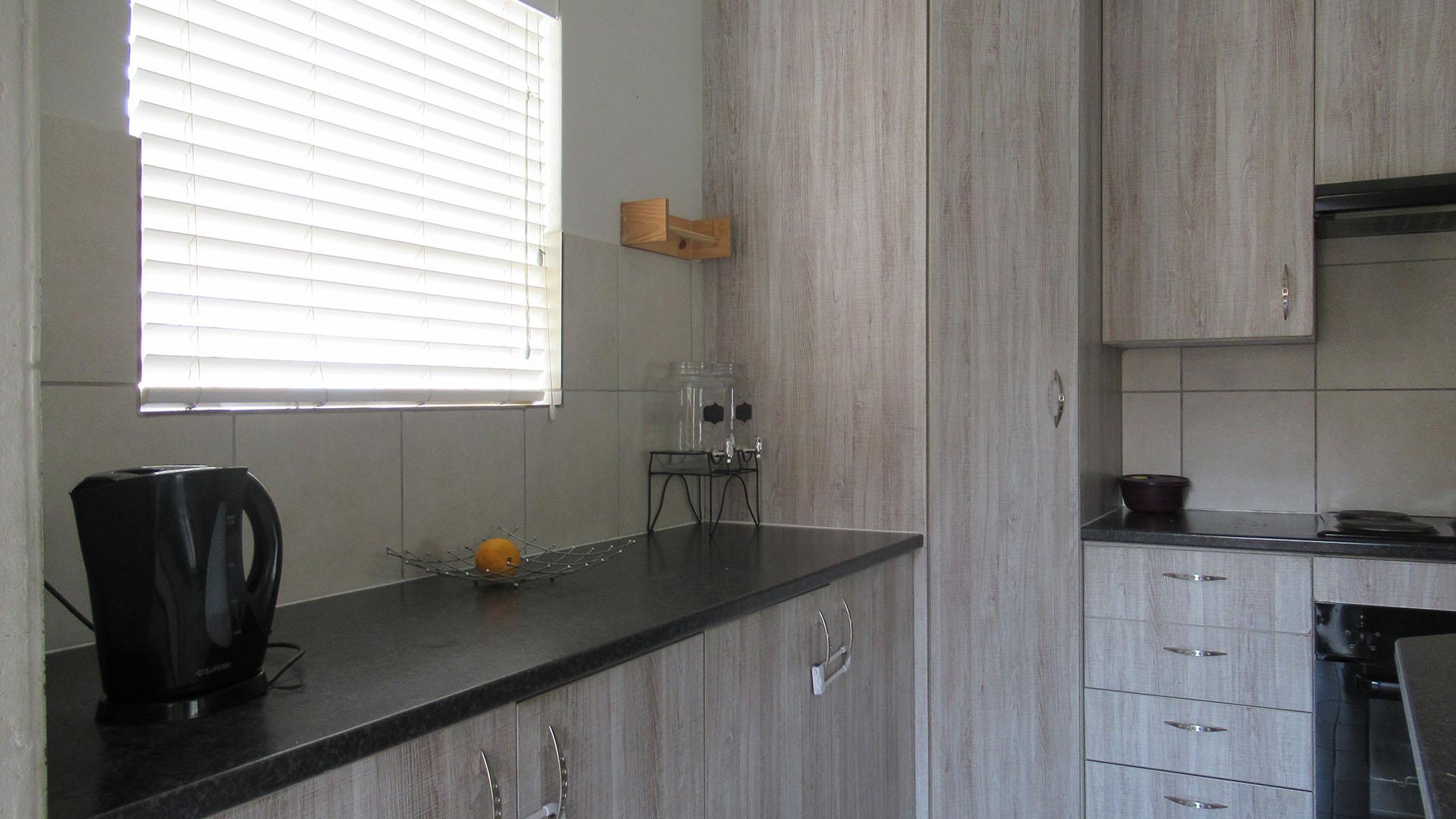 Kitchen - 10 square meters of property in Ruimsig