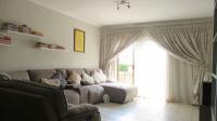 Lounges - 17 square meters of property in Ruimsig