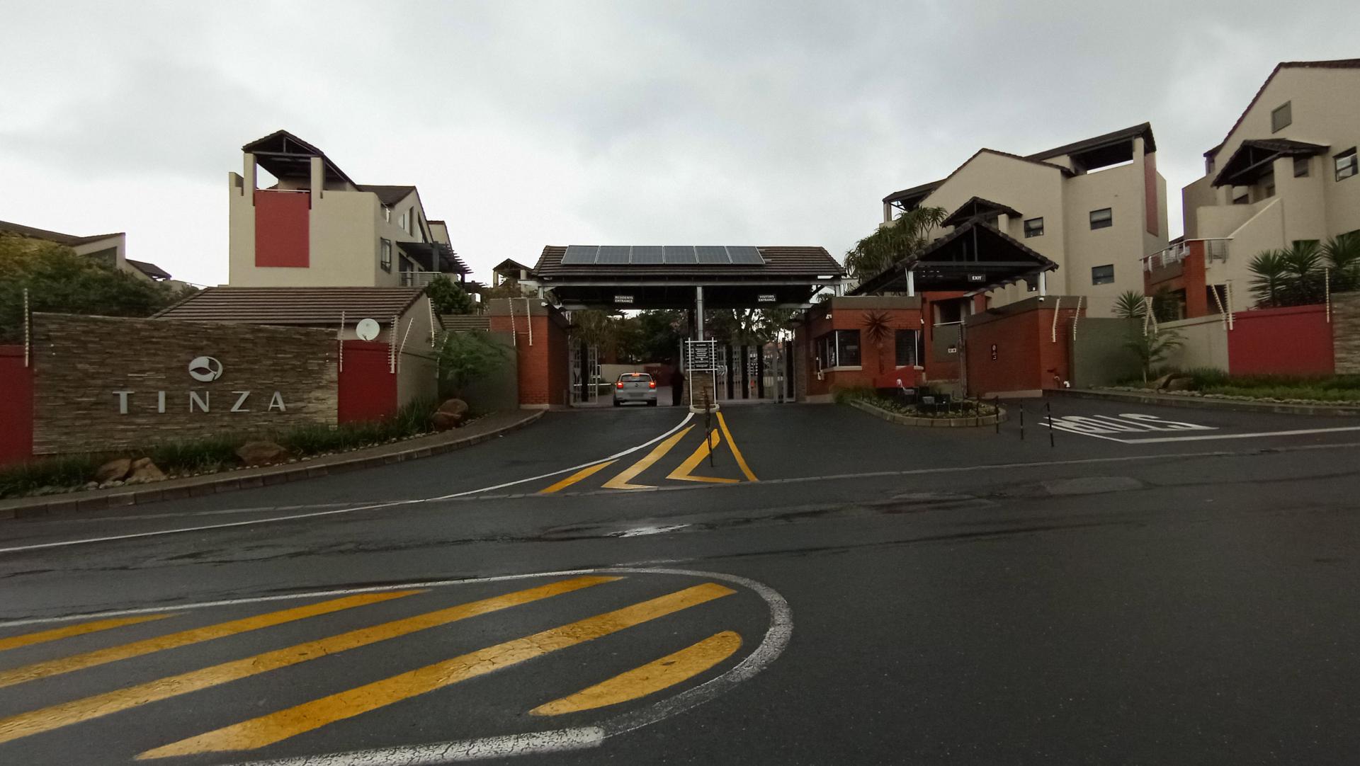 Front View of property in Lone Hill