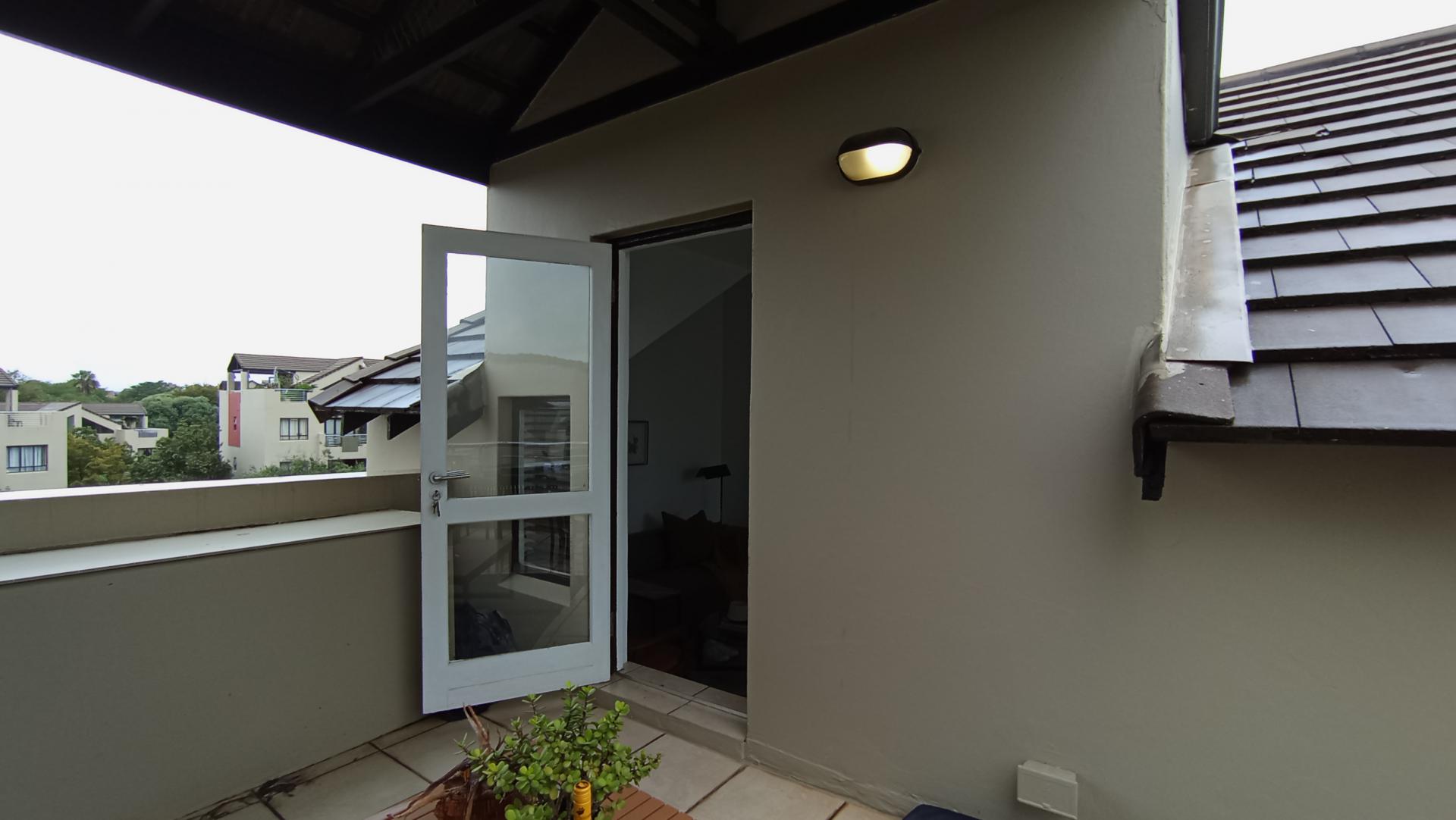 Balcony - 25 square meters of property in Lone Hill
