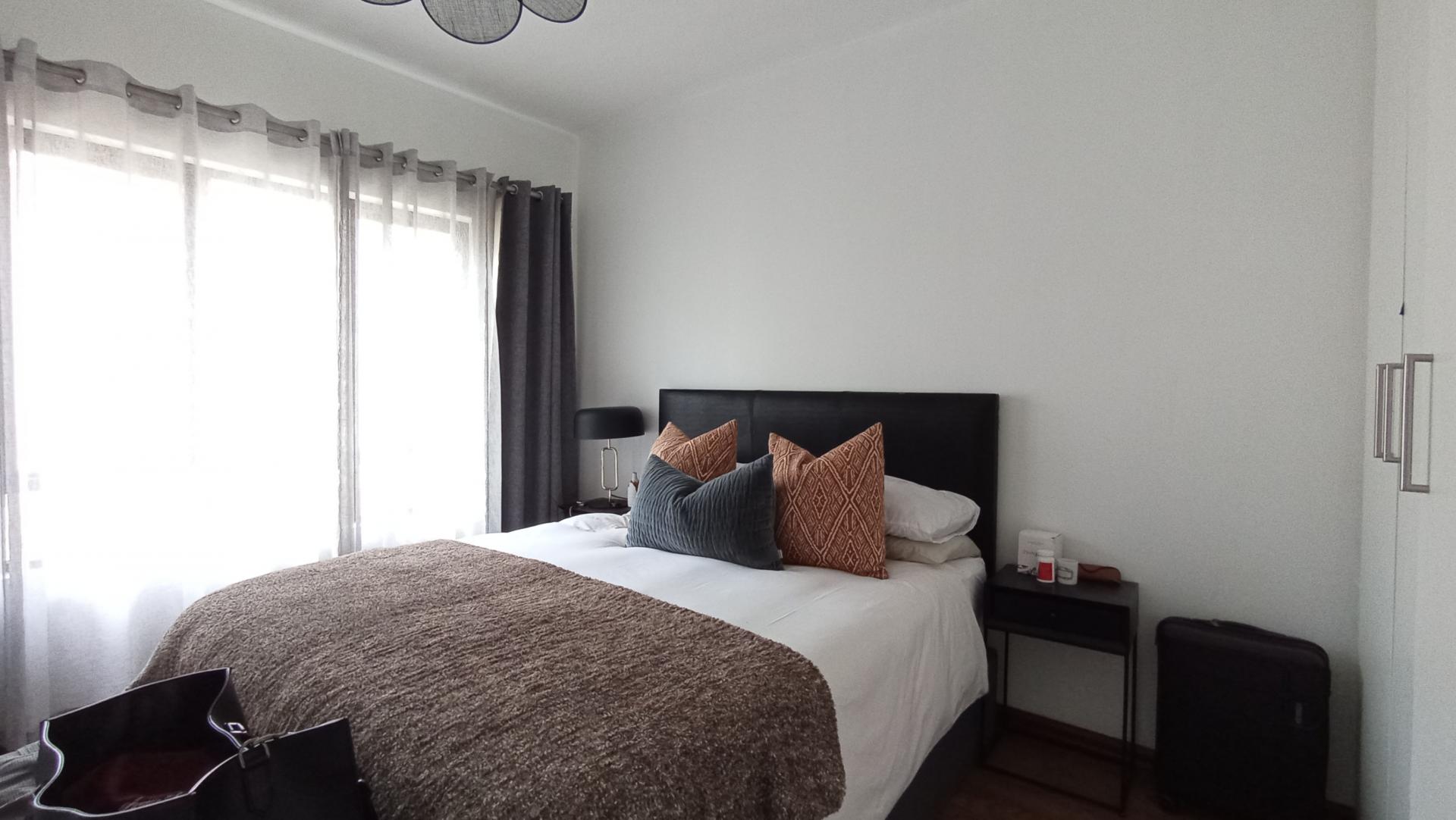 Bed Room 1 - 13 square meters of property in Lone Hill