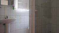 Bathroom 1 - 4 square meters of property in Moffat View