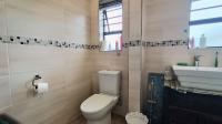 Main Bathroom - 8 square meters of property in Windsor Park - CPT