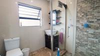 Bathroom 1 - 7 square meters of property in Windsor Park - CPT