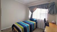 Bed Room 2 - 14 square meters of property in Windsor Park - CPT