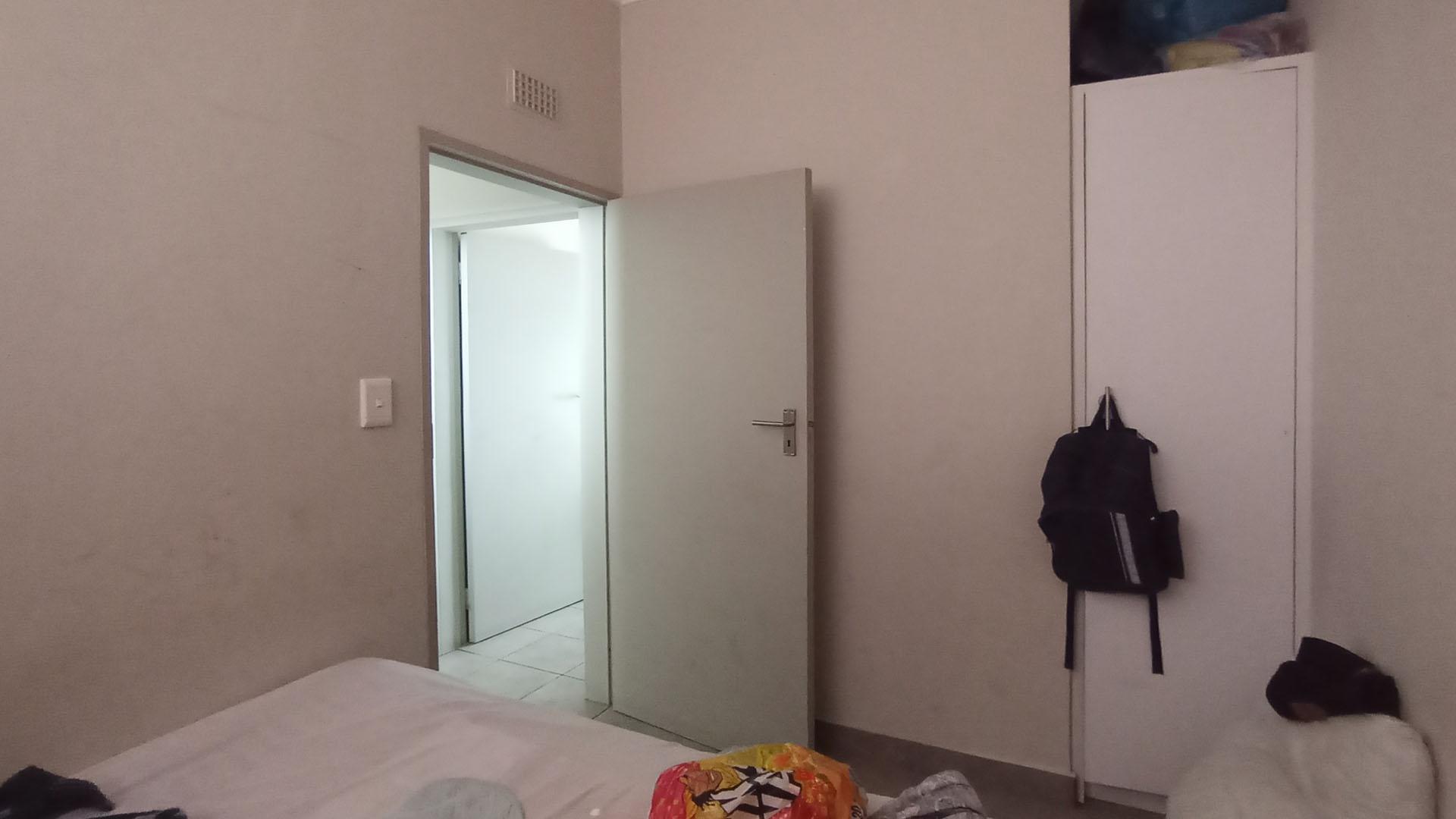 Bed Room 2 - 8 square meters of property in Lotus Gardens