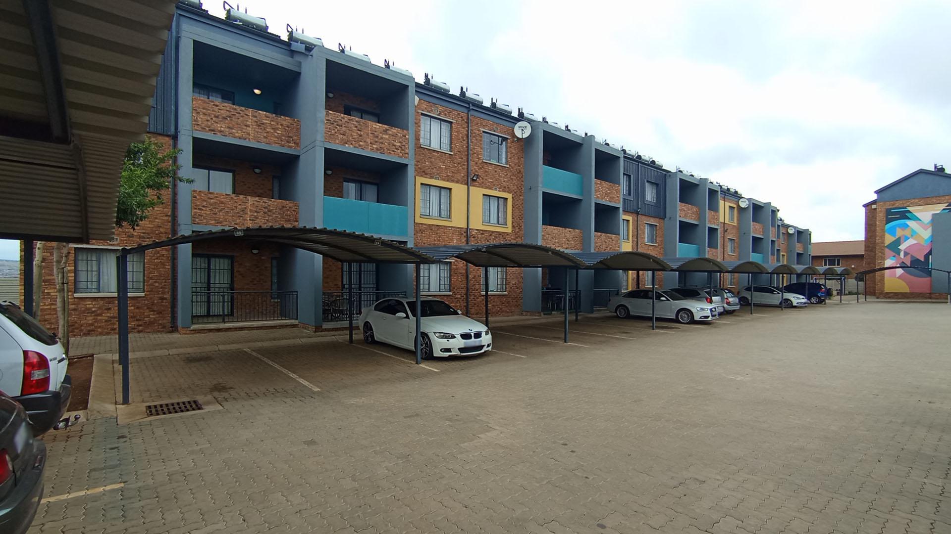 Front View of property in Lotus Gardens