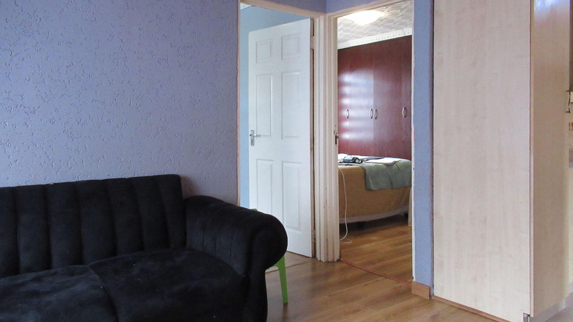 Lounges - 11 square meters of property in Glen Ridge (Gauteng - West)