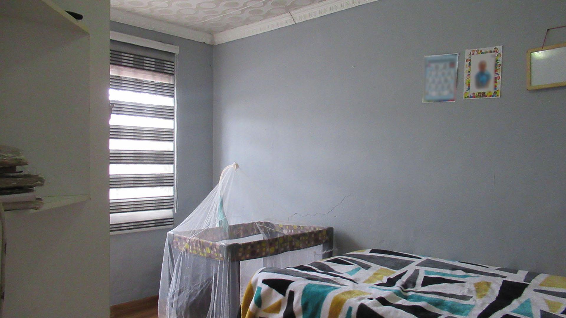 Bed Room 2 - 11 square meters of property in Glen Ridge (Gauteng - West)