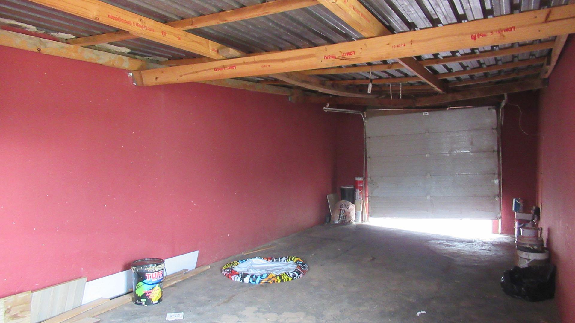 Spaces of property in Glen Ridge (Gauteng - West)